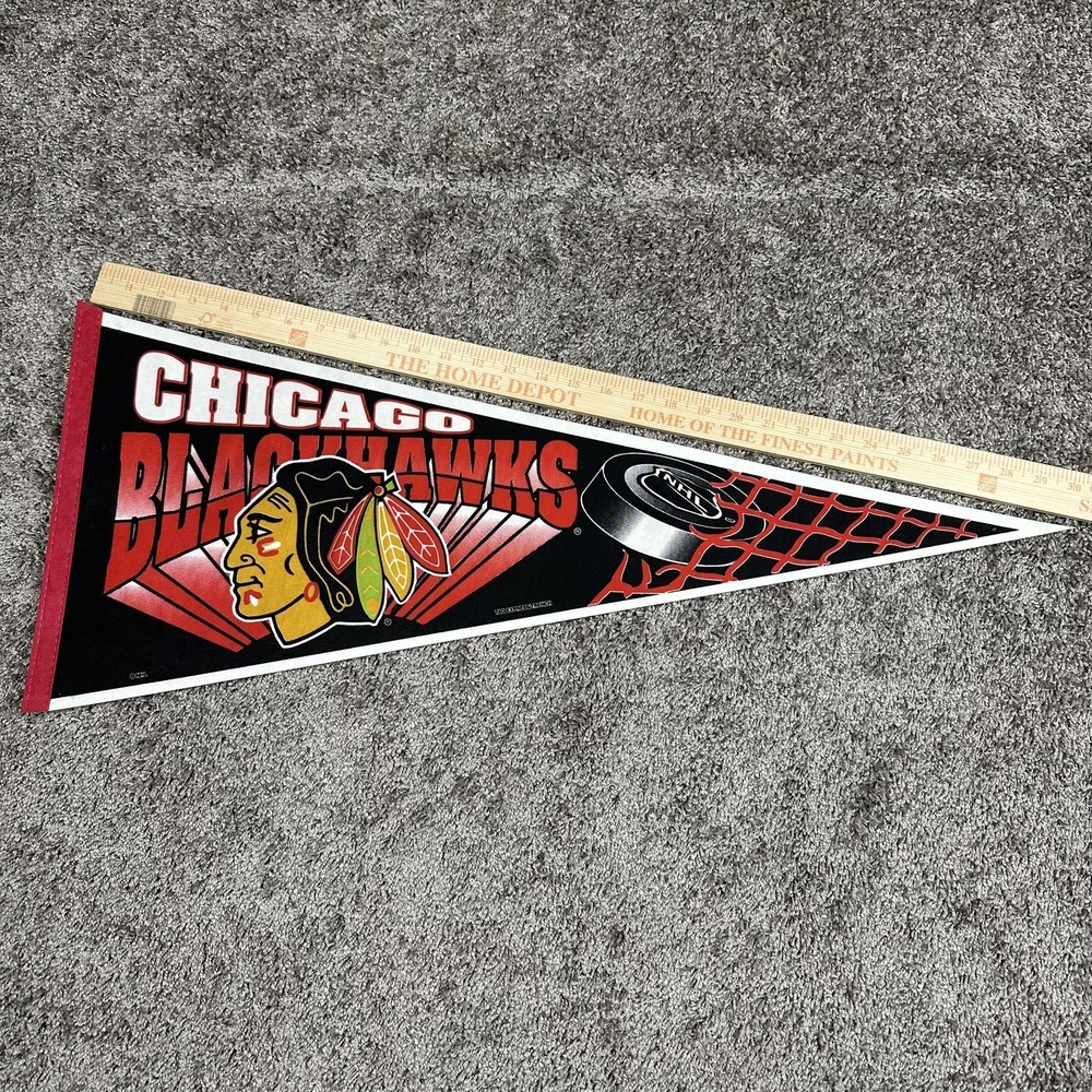 VTG Chicago Blackhawks NHL Felt Pennant Hockey Banner Retro Sports‎ Decor 29x12
